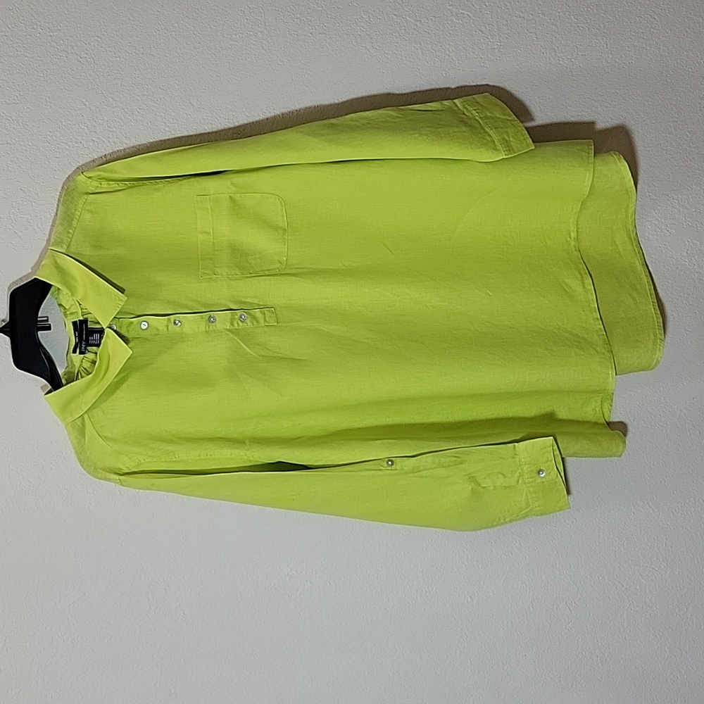 NWOT 100% Linen Green Long Sleeve Top with Pocket
